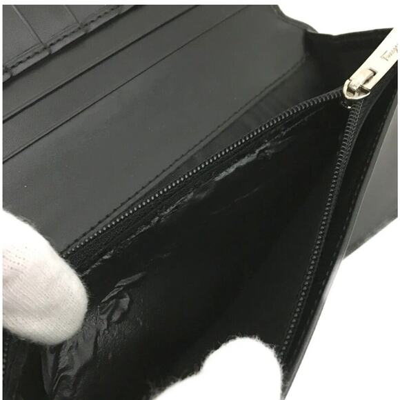 Salvatore Ferragamo Black Embossed Leather Long Bifold Wallet EUC - Picture 6 of 8